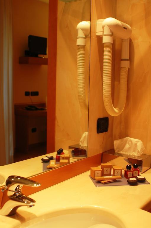 Hotel St John Desio Phòng bức ảnh